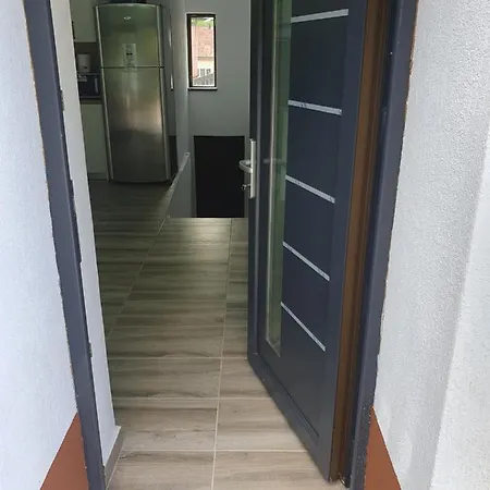 Alibi - 200m From Ponton Casa Baraj Vilă